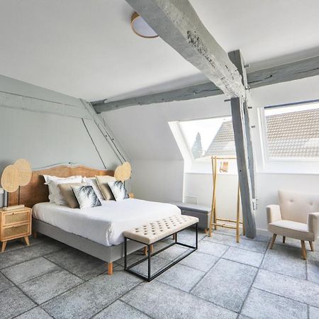 Logis Hotel & Restaurant Du Sauvage La Ferté-Gaucher Εξωτερικό φωτογραφία
