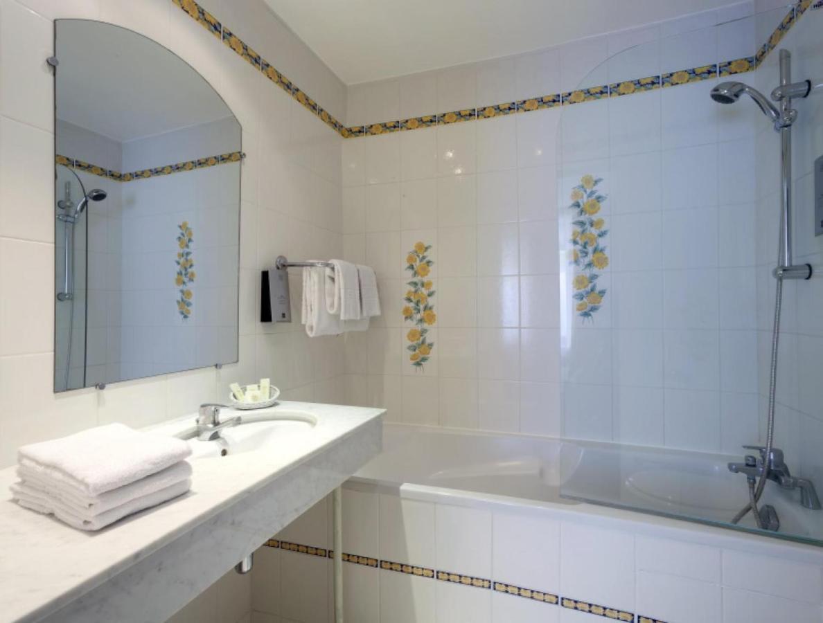 Logis Hotel & Restaurant Du Sauvage La Ferté-Gaucher Εξωτερικό φωτογραφία