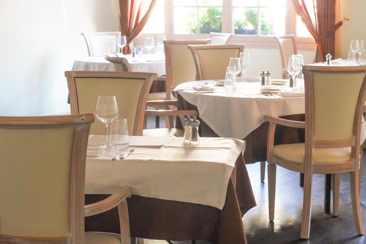 Logis Hotel & Restaurant Du Sauvage La Ferté-Gaucher Εξωτερικό φωτογραφία